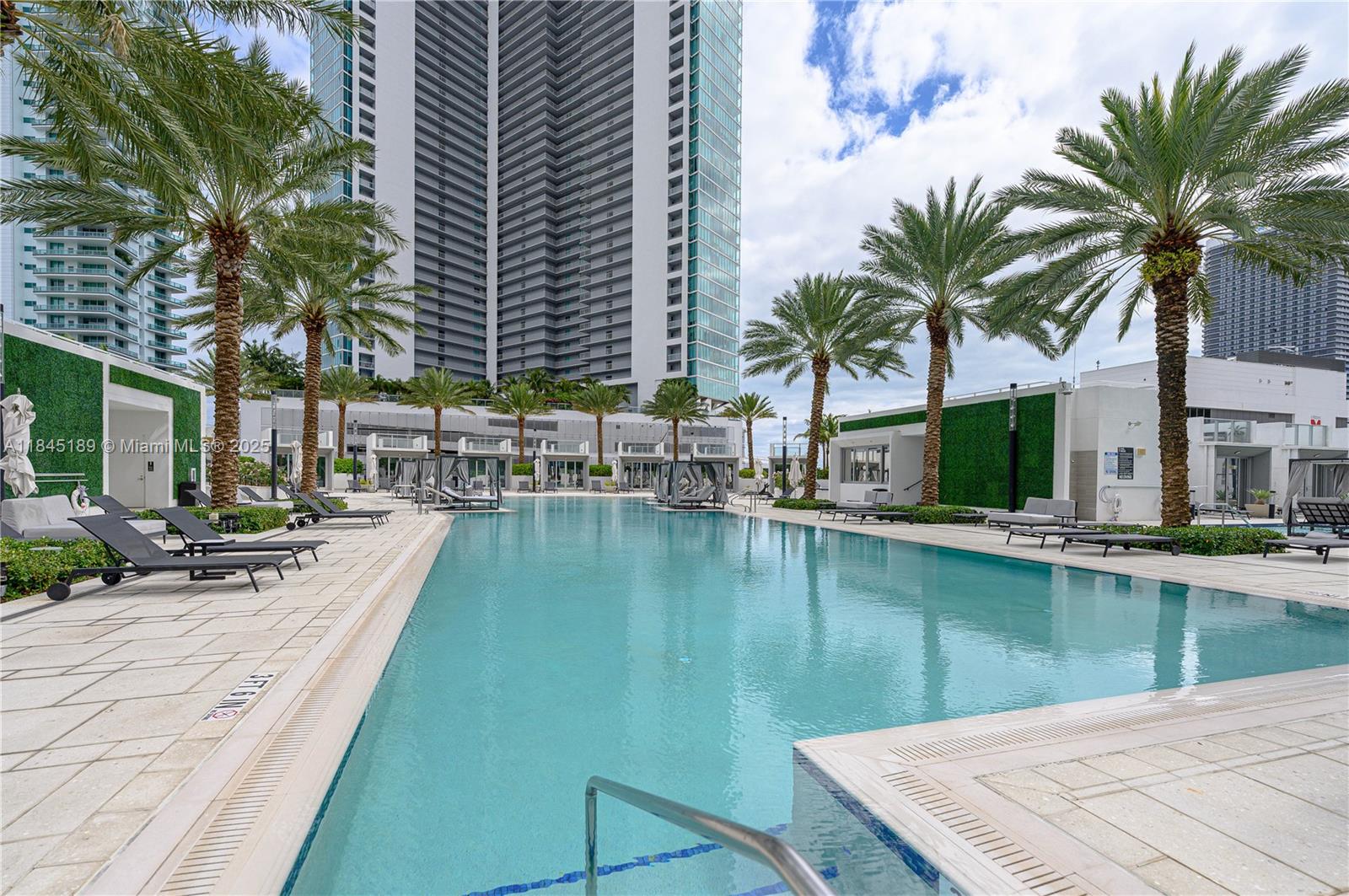 851 NE 1st Ave #1410, Miami FL 33132
