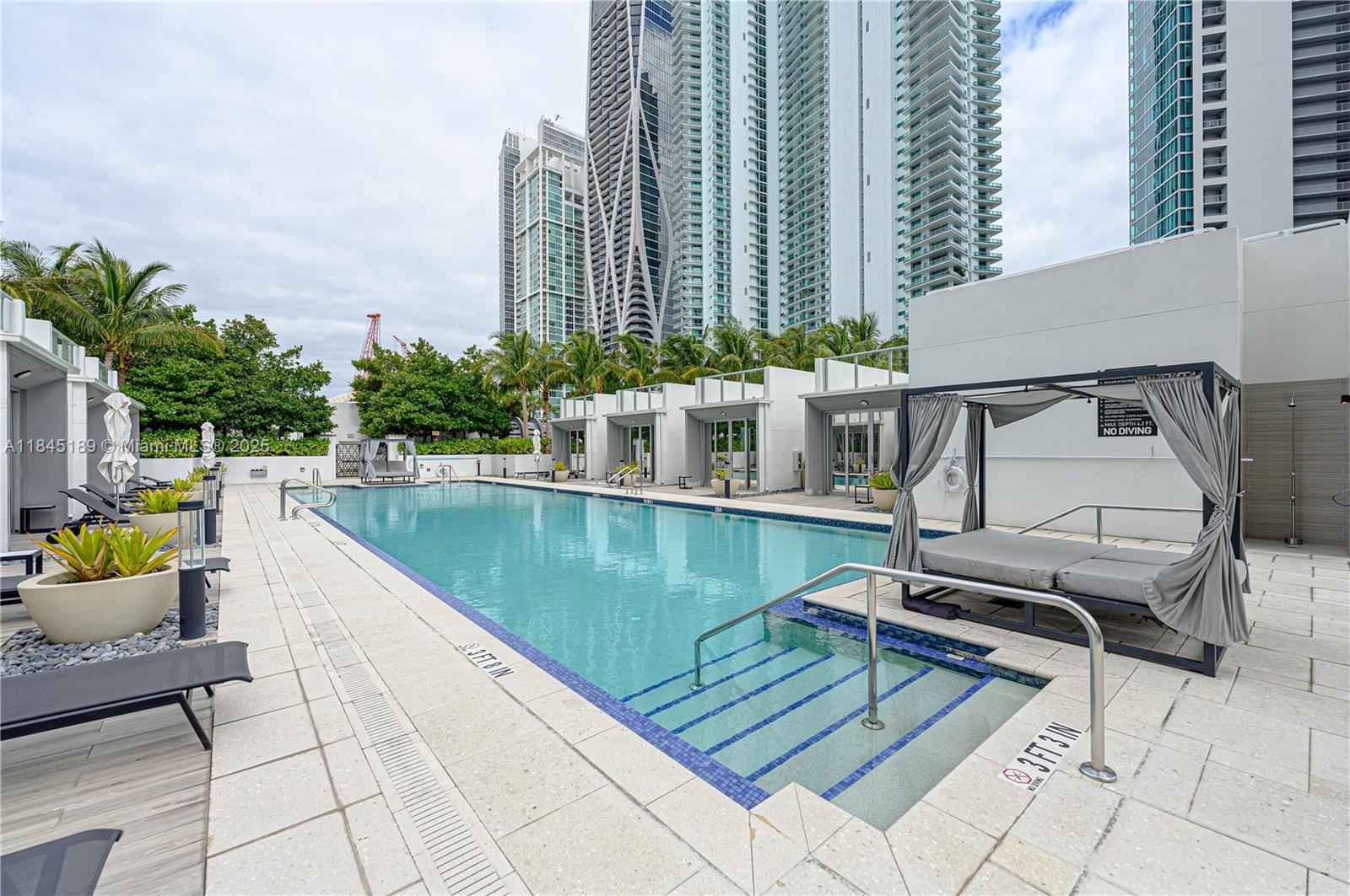 851 NE 1st Ave #1410, Miami FL 33132