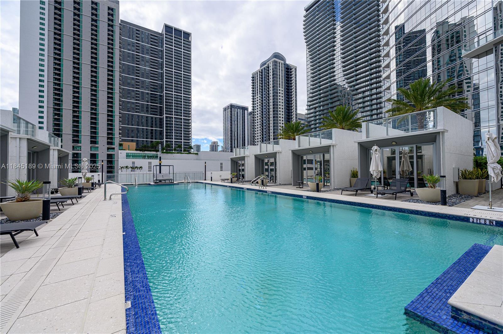 851 NE 1st Ave #1410, Miami FL 33132
