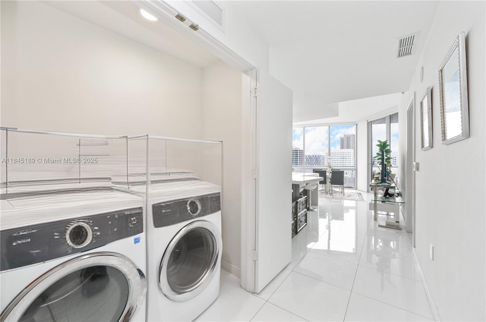 851 NE 1st Ave #1410, Miami FL 33132
