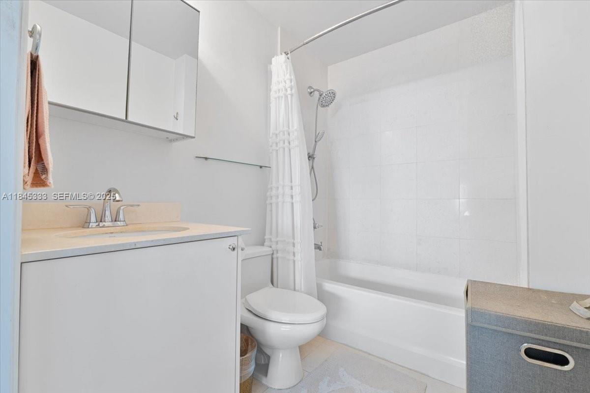 60 SW 13th St #3203, Miami FL 33130