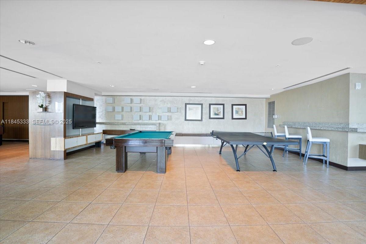 60 SW 13th St #3203, Miami FL 33130