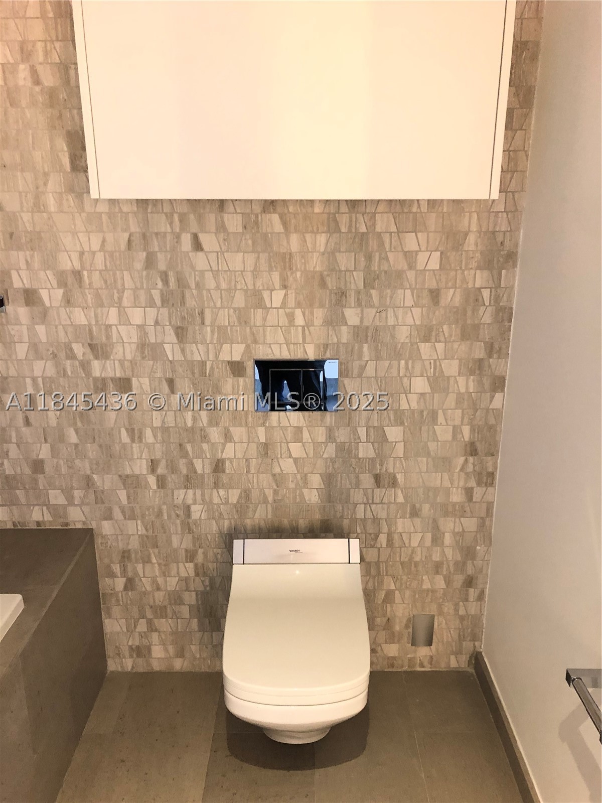88 SW 7th St #2603, Miami FL 33130
