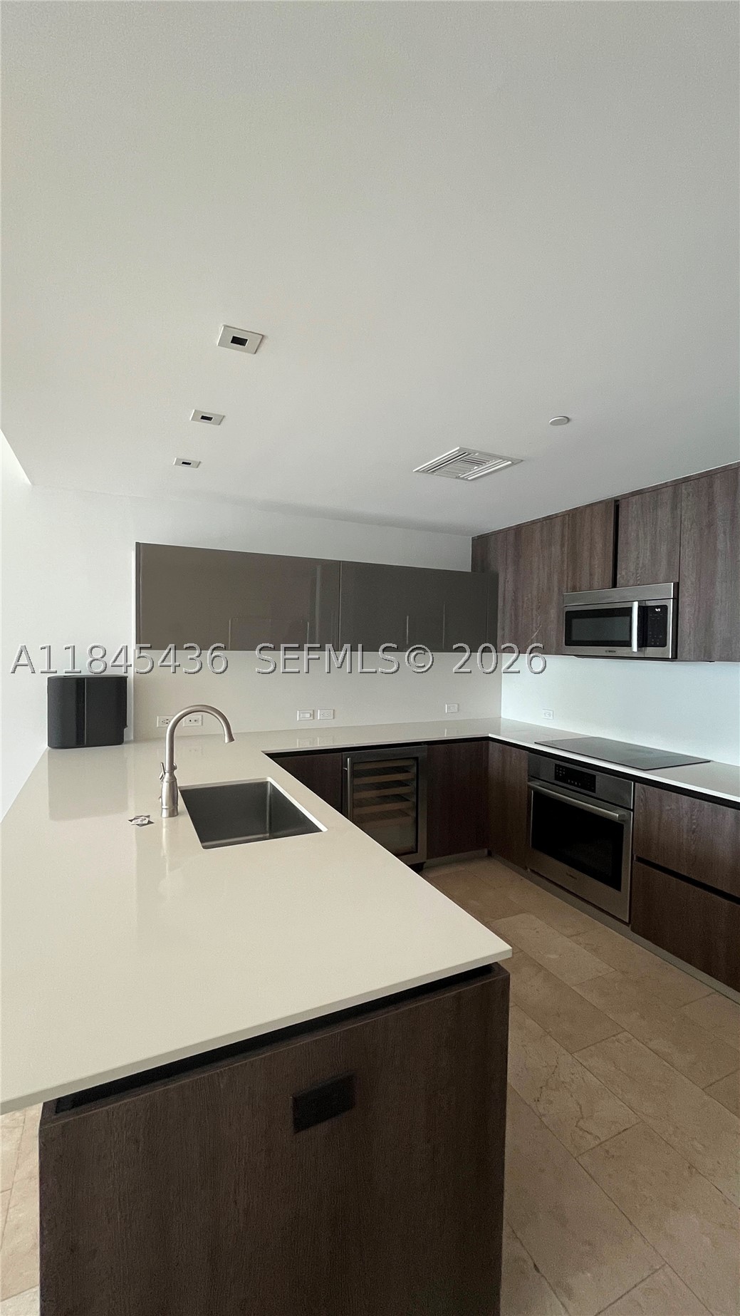 88 SW 7th St #2603, Miami FL 33130