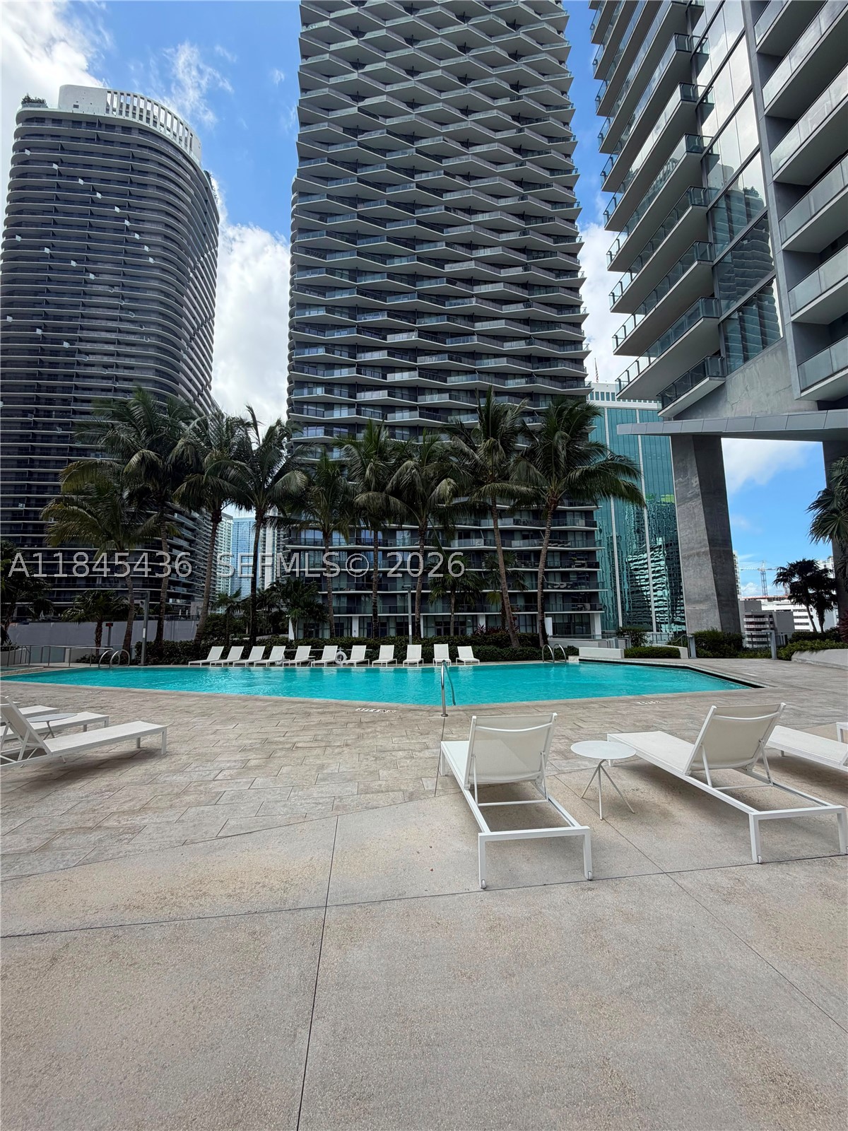 88 SW 7th St #2603, Miami FL 33130