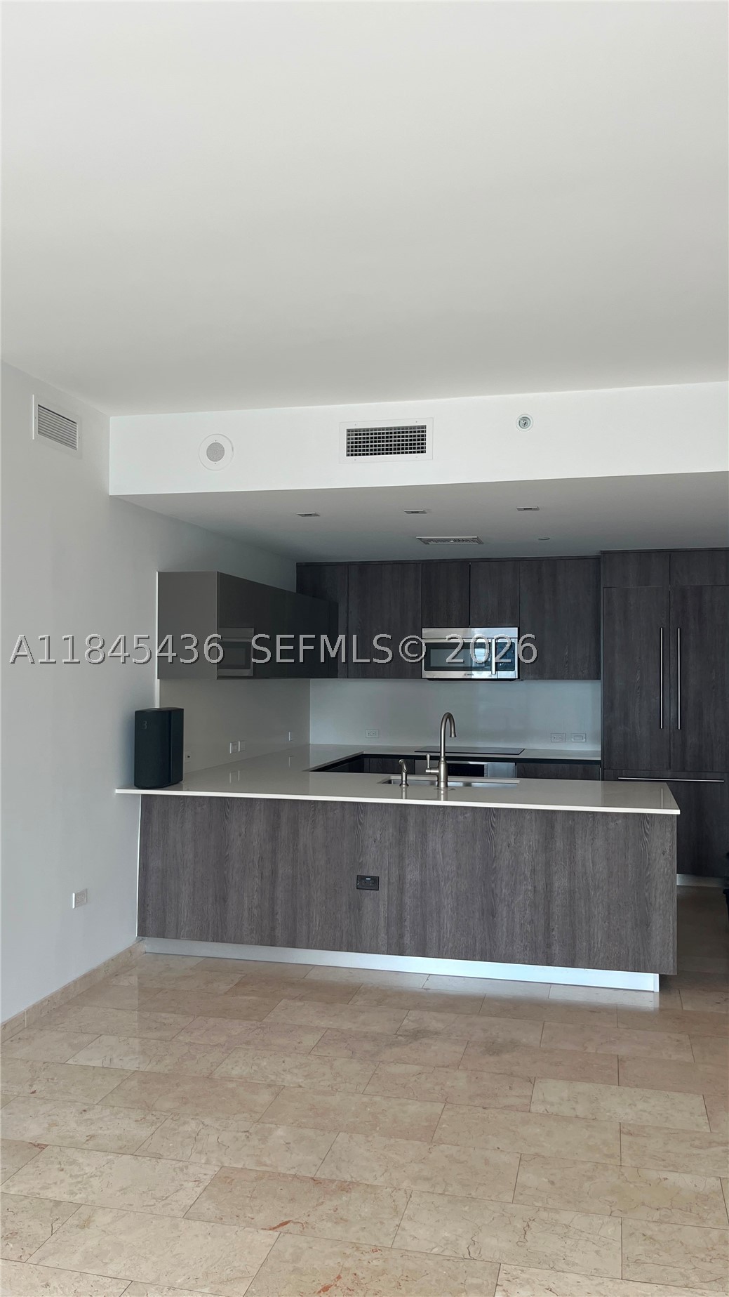 88 SW 7th St #2603, Miami FL 33130