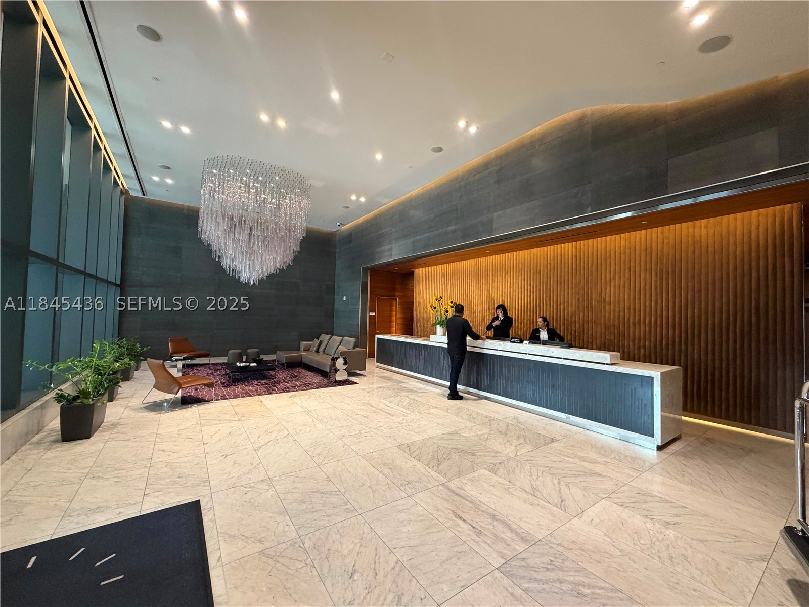 88 SW 7th St #2603, Miami FL 33130
