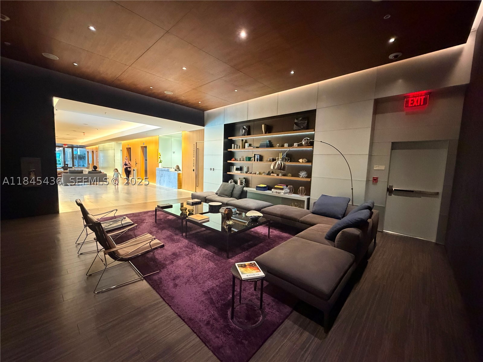 88 SW 7th St #2603, Miami FL 33130