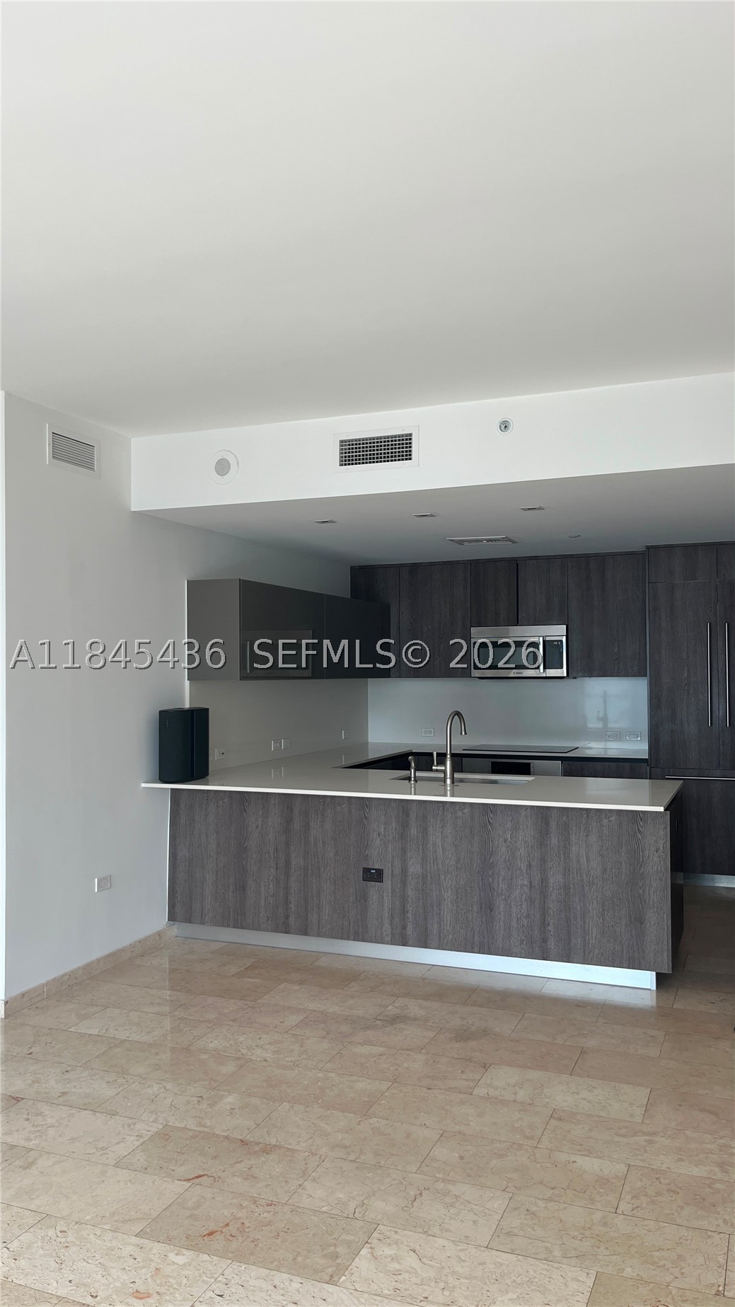 88 SW 7th St #2603, Miami FL 33130