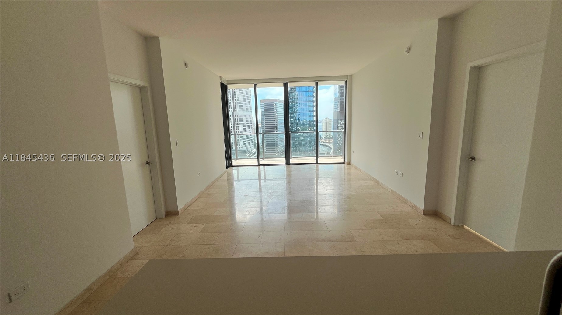 88 SW 7th St #2603, Miami FL 33130