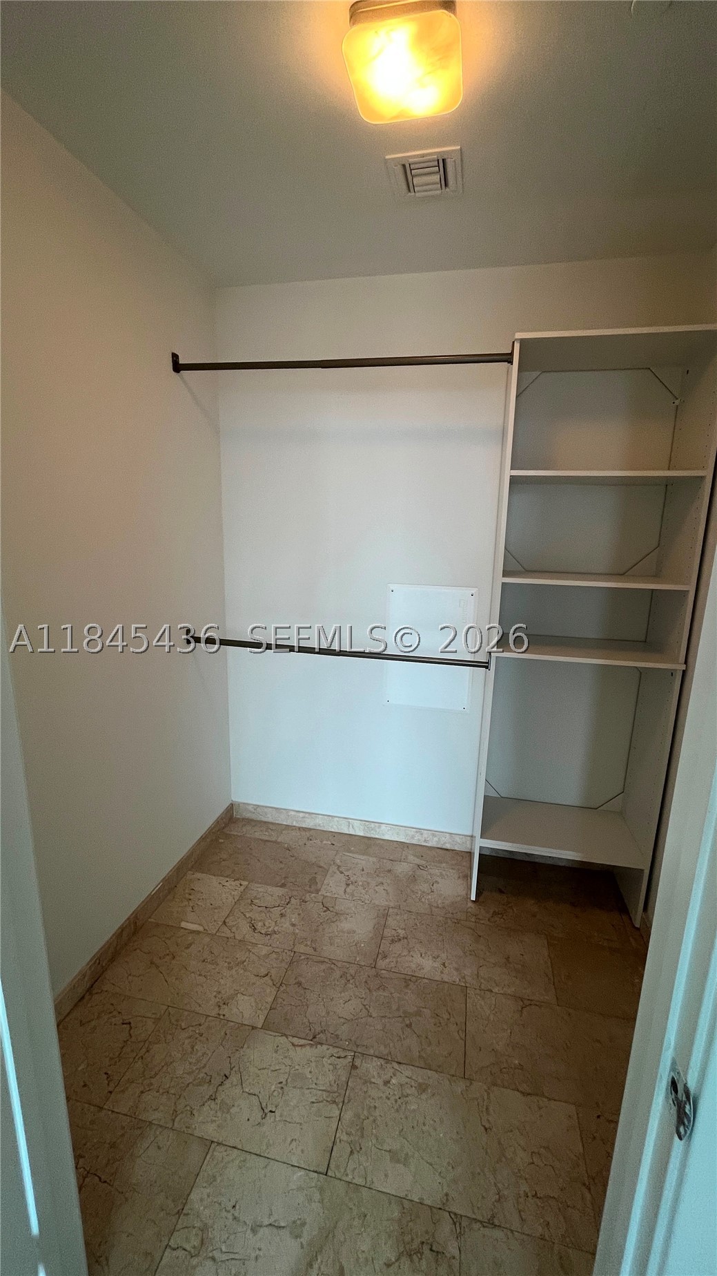 88 SW 7th St #2603, Miami FL 33130