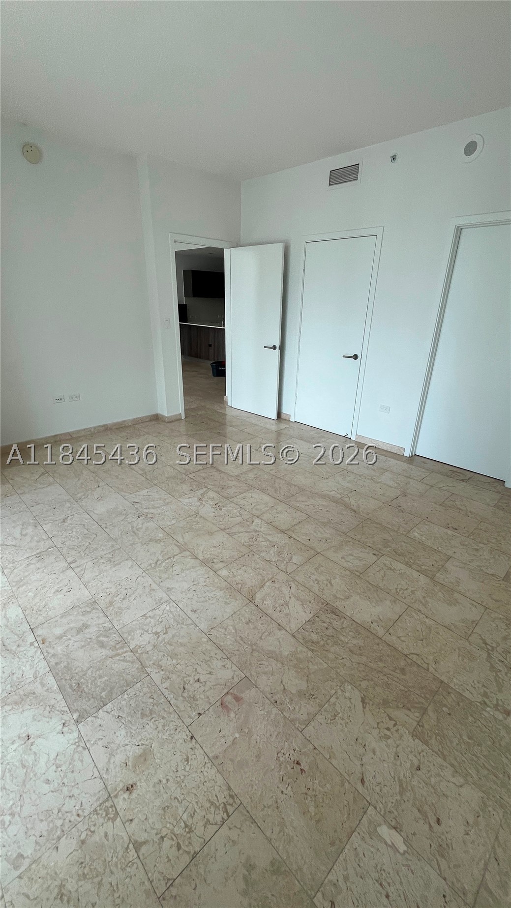 88 SW 7th St #2603, Miami FL 33130