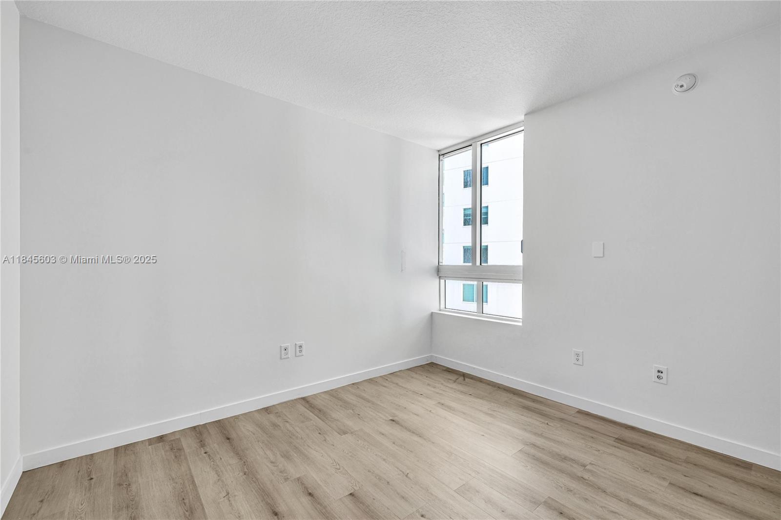 1900 N Bayshore Dr #2003, Miami FL 33132