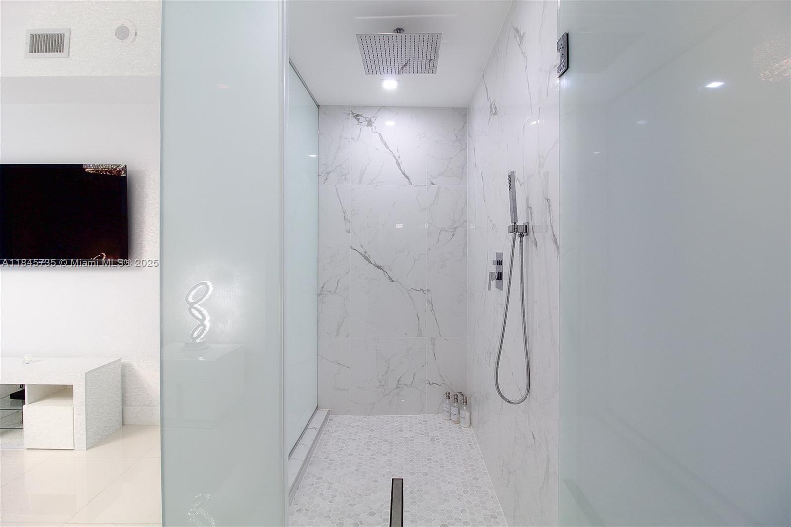2020 N Bayshore Dr #2404, Miami FL 33137