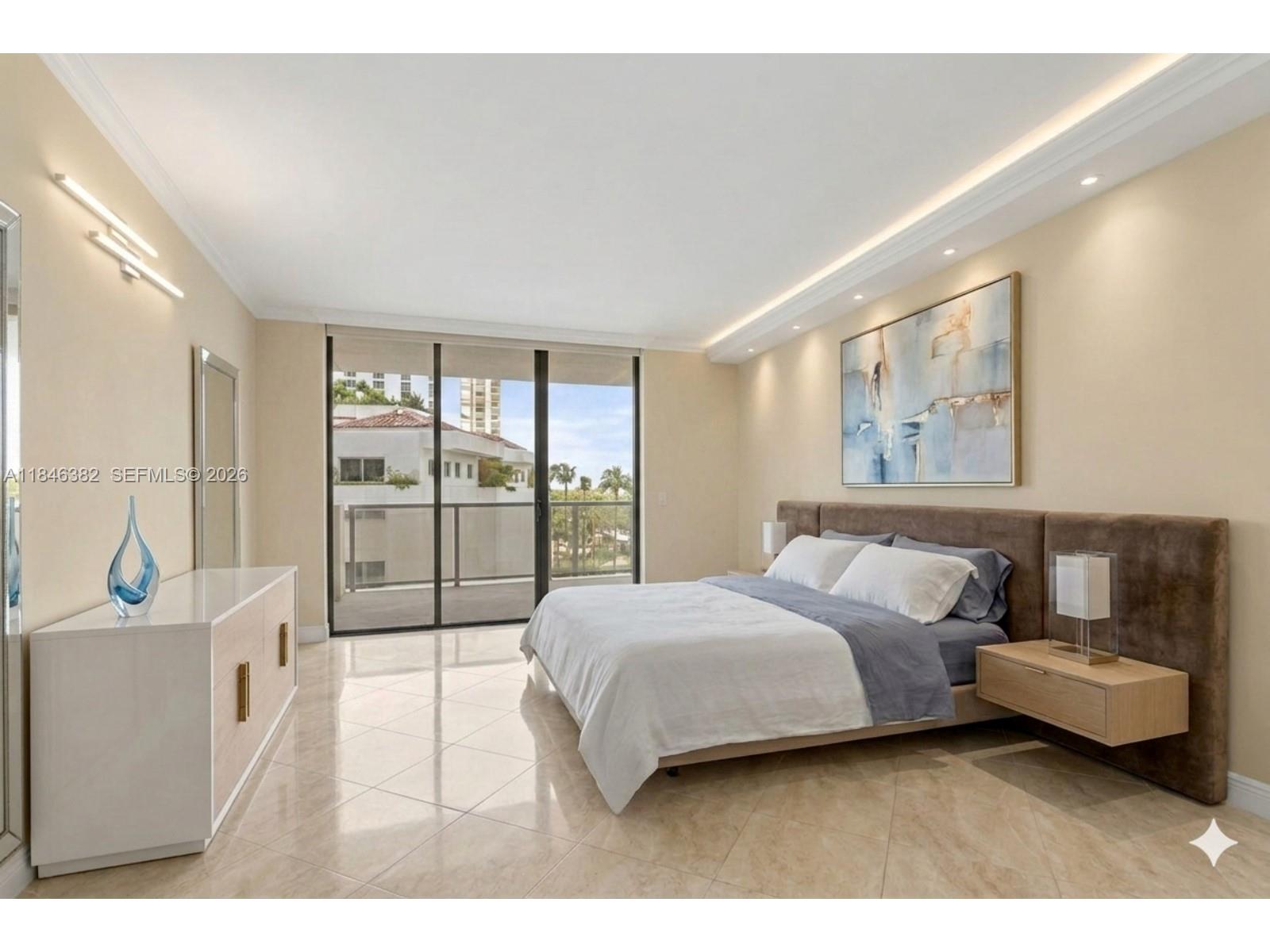 20281 E Country Club Dr #207, Aventura FL 33180