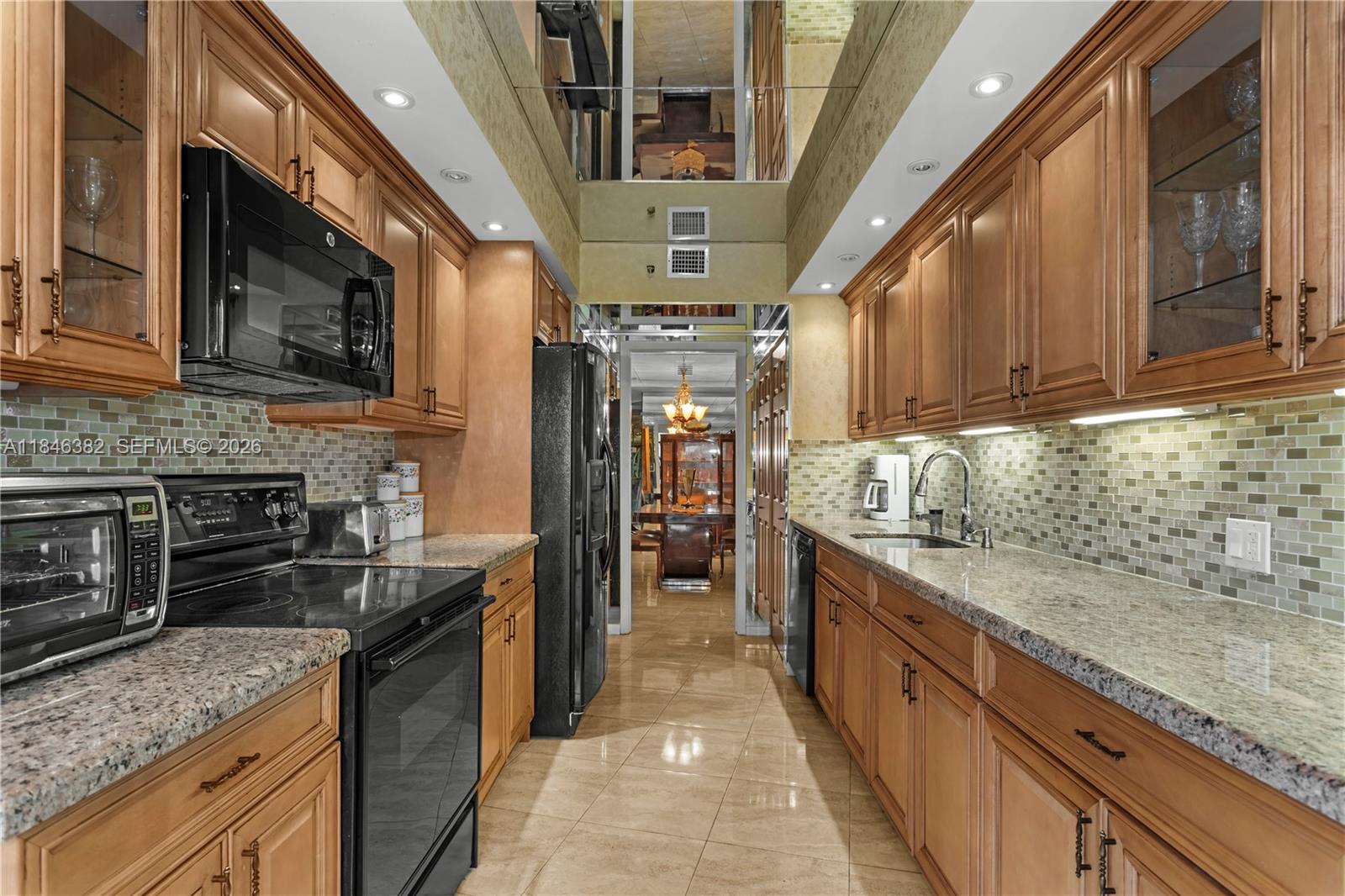20281 E Country Club Dr #207, Aventura FL 33180