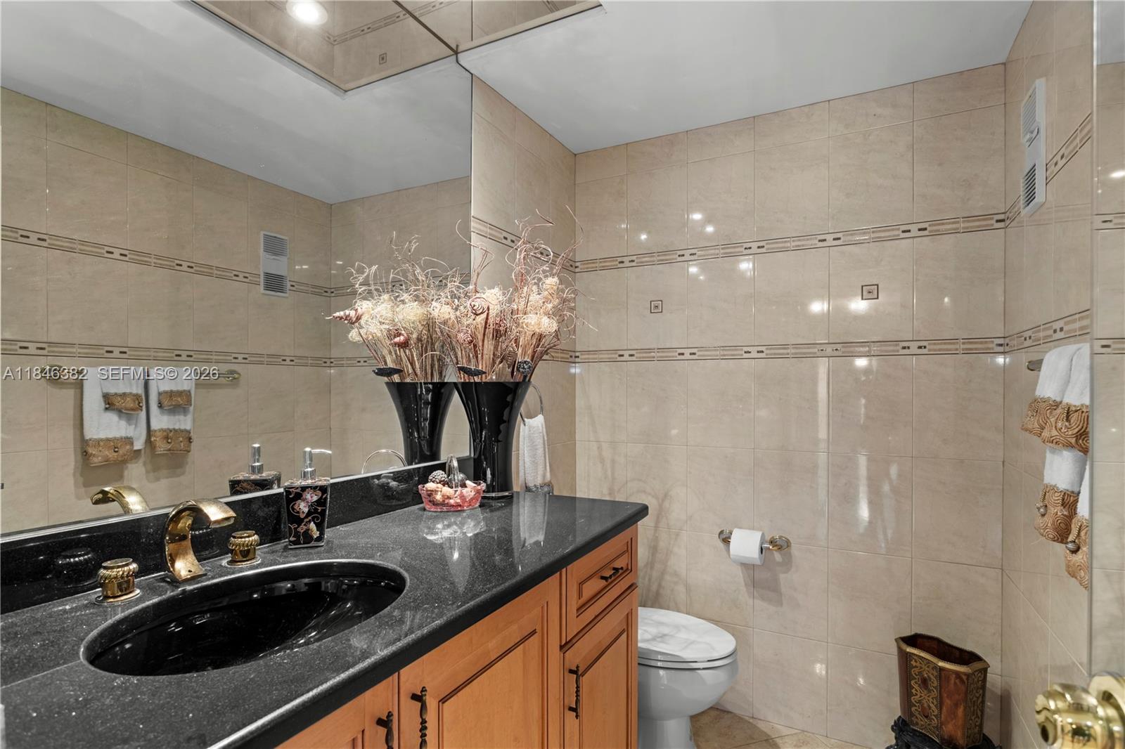 20281 E Country Club Dr #207, Aventura FL 33180