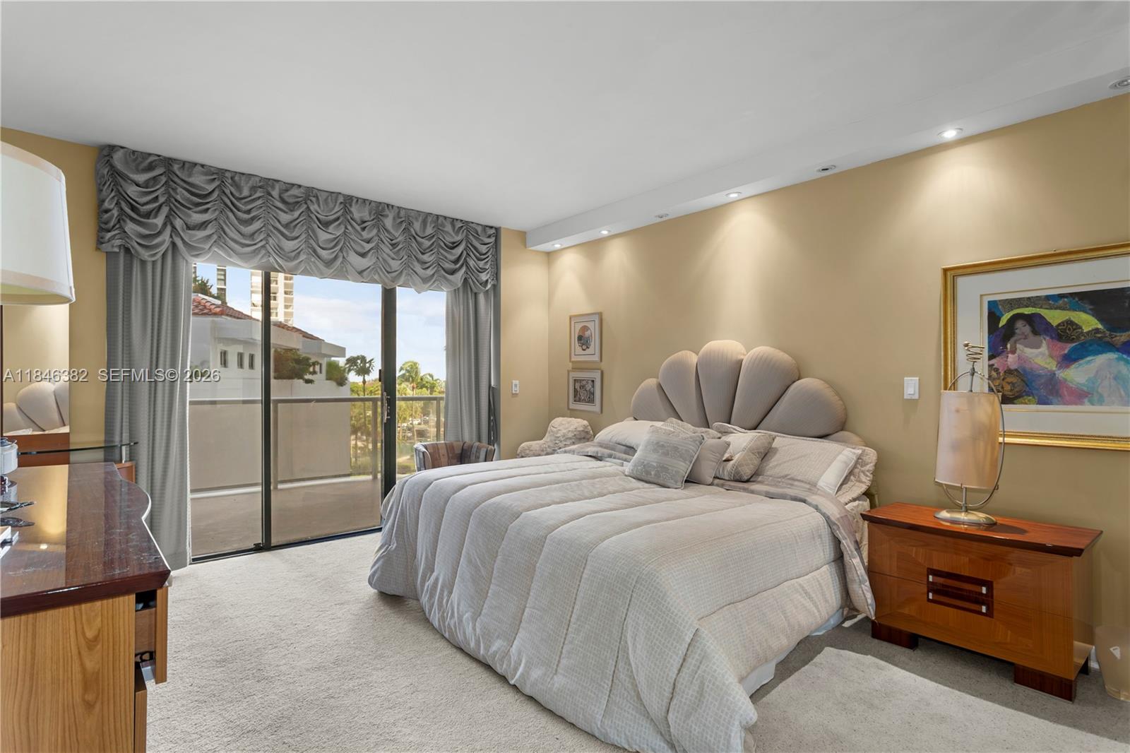 20281 E Country Club Dr #207, Aventura FL 33180