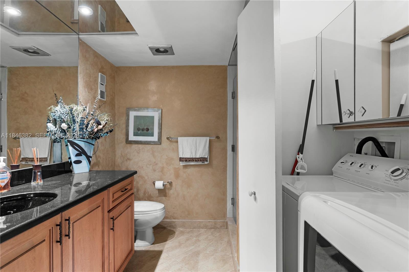 20281 E Country Club Dr #207, Aventura FL 33180
