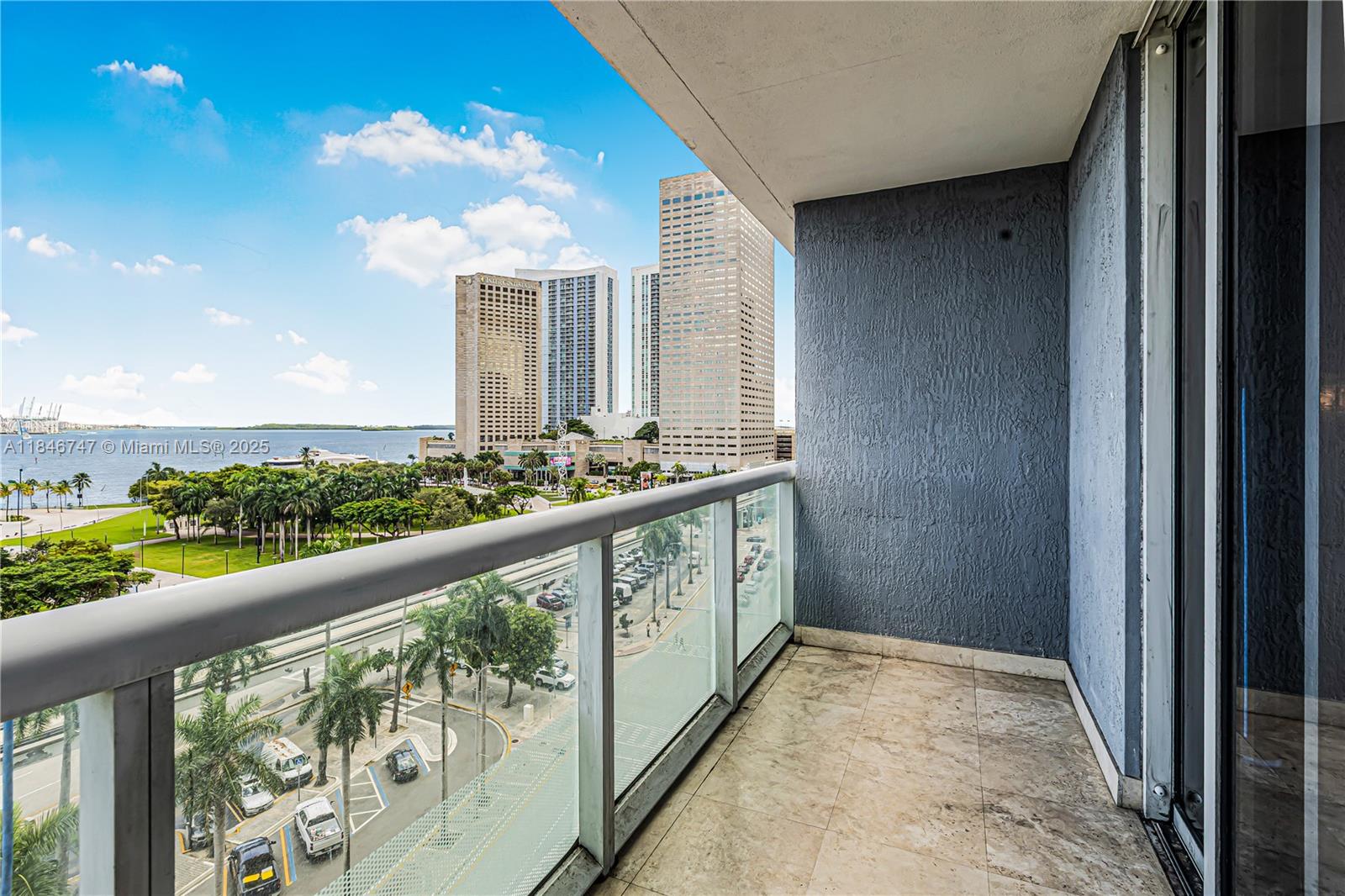 50 Biscayne Blvd #907, Miami FL 33132