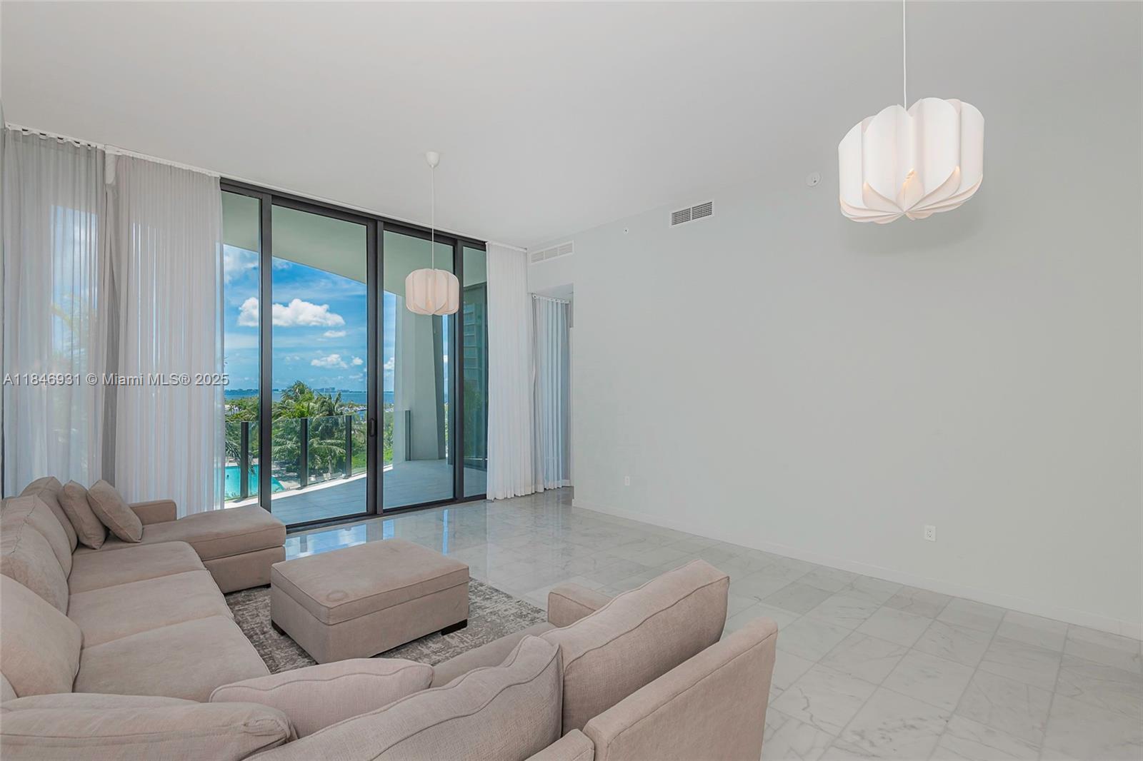 2821 S Bayshore Dr #7B, Coconut Grove FL 33133