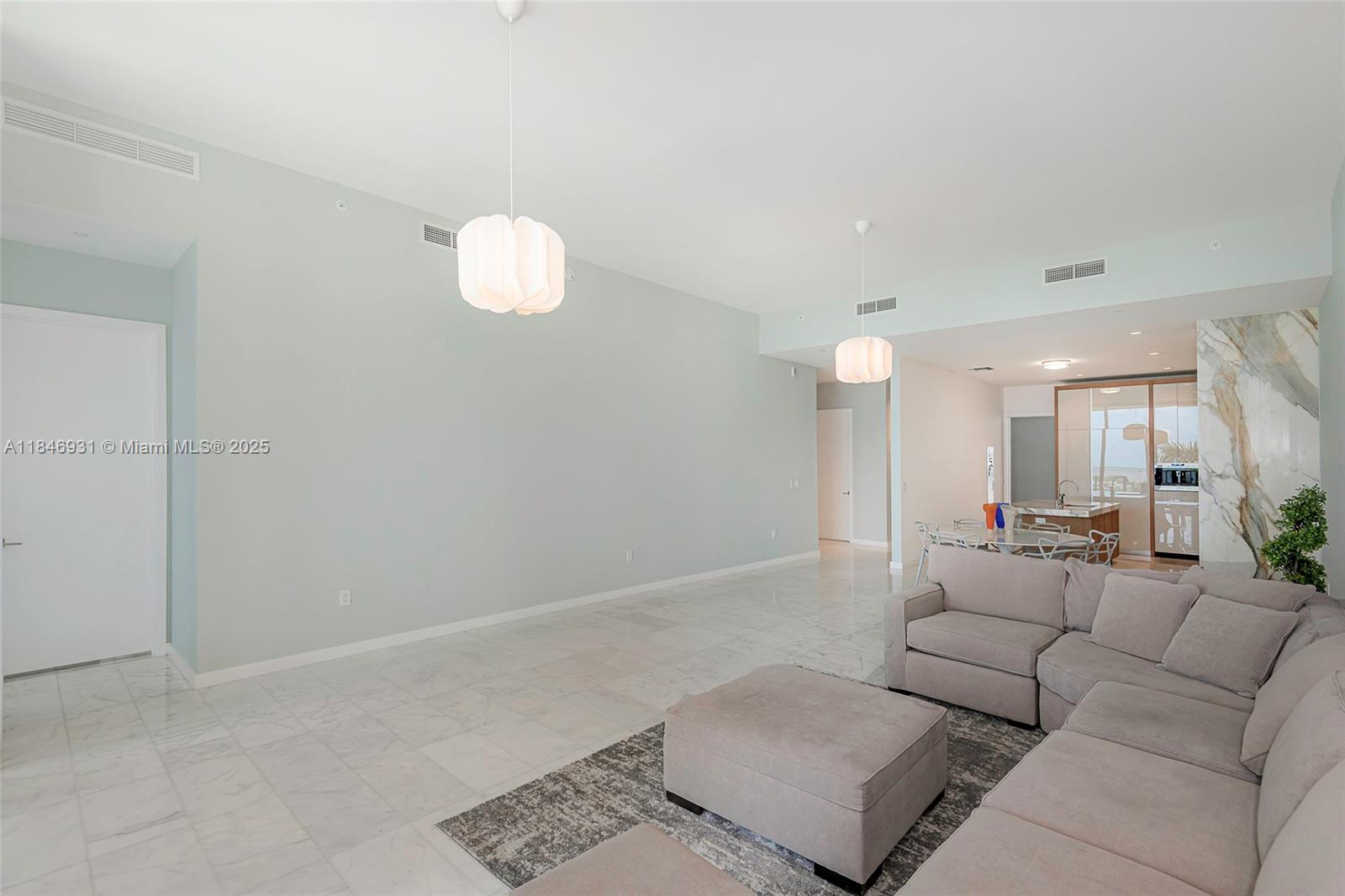 2821 S Bayshore Dr #7B, Coconut Grove FL 33133