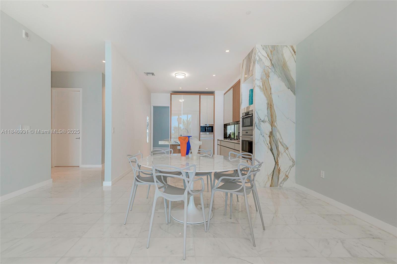 2821 S Bayshore Dr #7B, Coconut Grove FL 33133