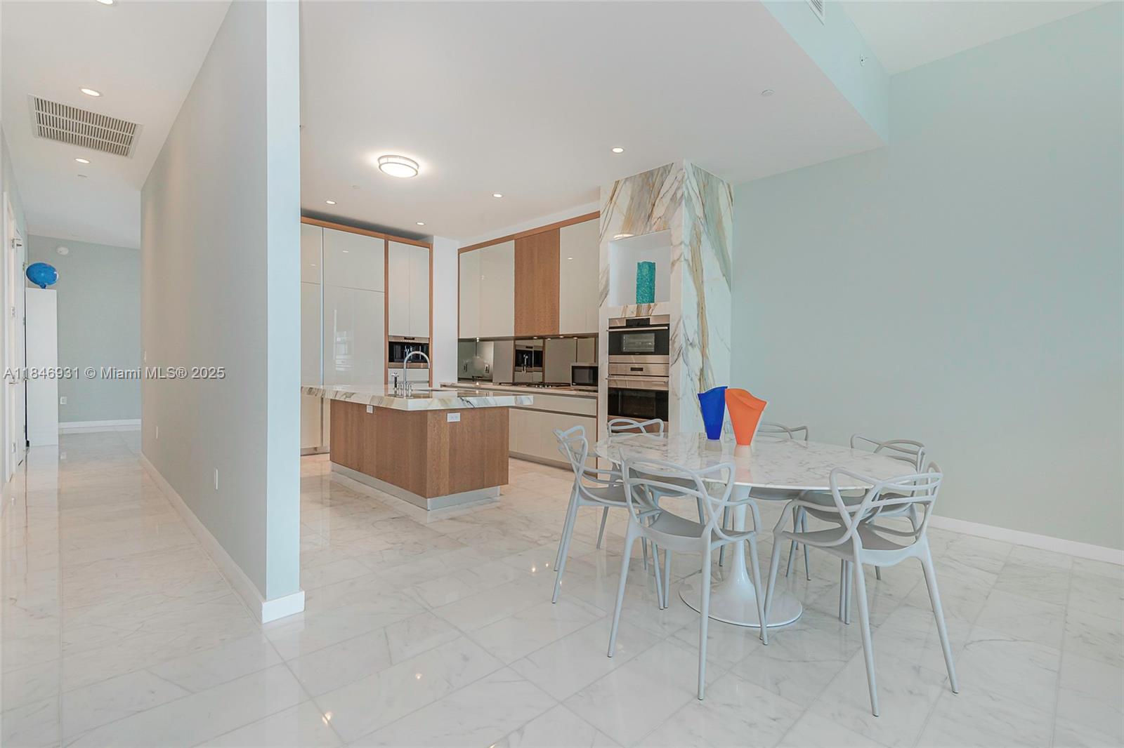 2821 S Bayshore Dr #7B, Coconut Grove FL 33133