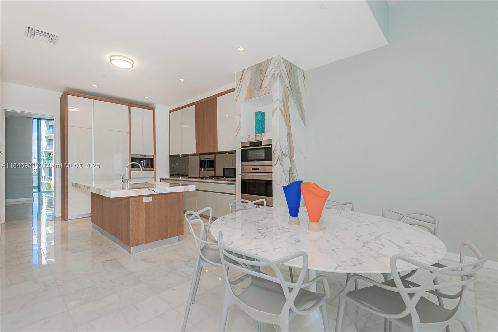 2821 S Bayshore Dr #7B, Coconut Grove FL 33133