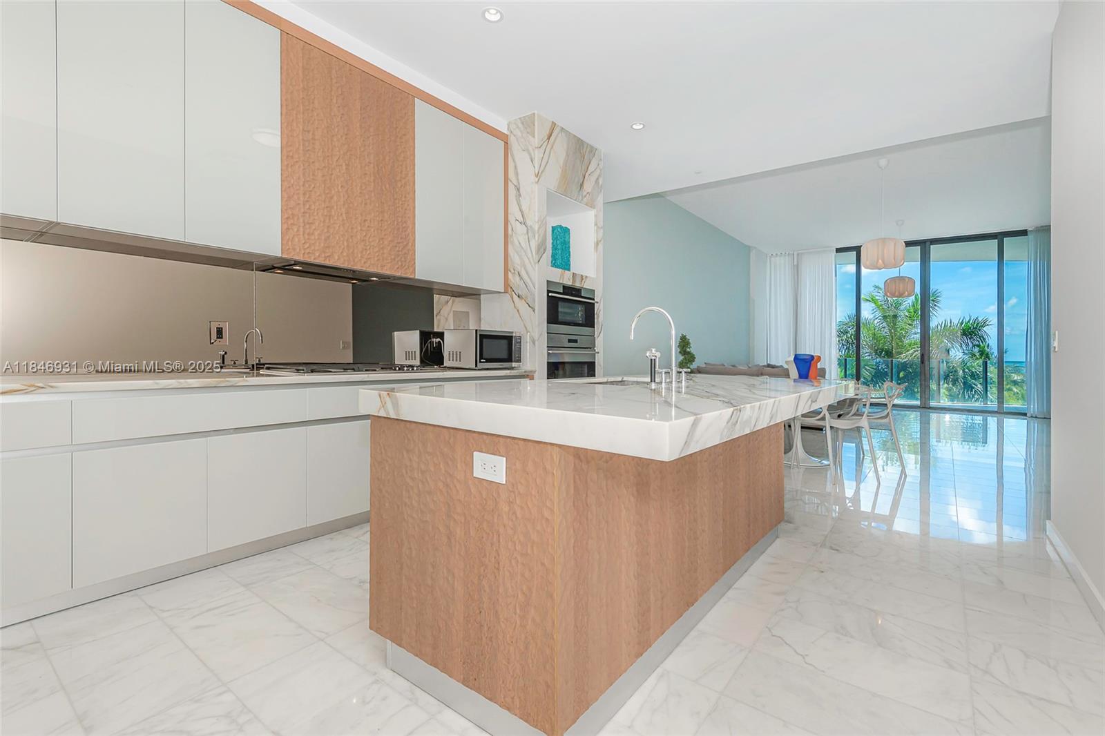 2821 S Bayshore Dr #7B, Coconut Grove FL 33133