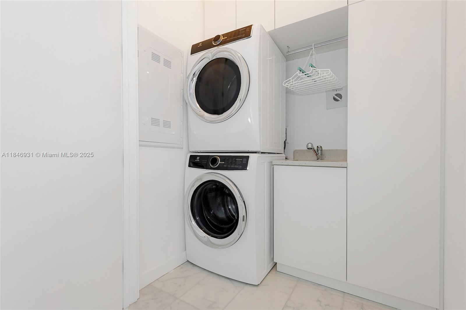 2821 S Bayshore Dr #7B, Coconut Grove FL 33133