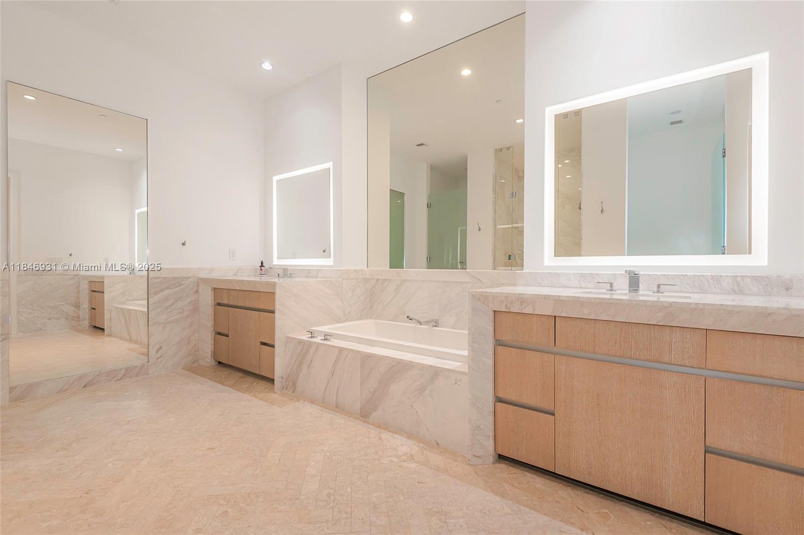 2821 S Bayshore Dr #7B, Coconut Grove FL 33133