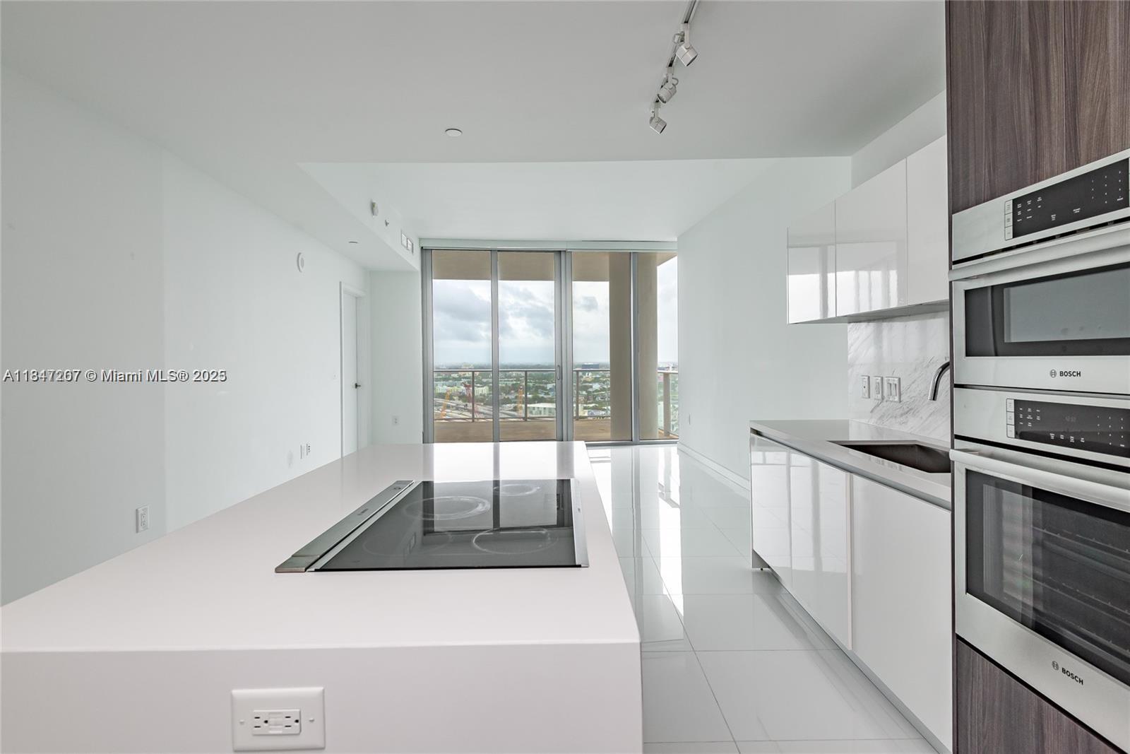 851 NE 1st Ave #2100, Miami FL 33132
