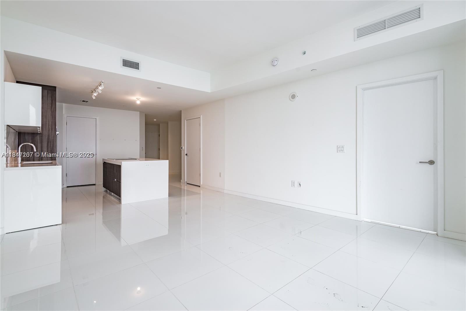 851 NE 1st Ave #2100, Miami FL 33132