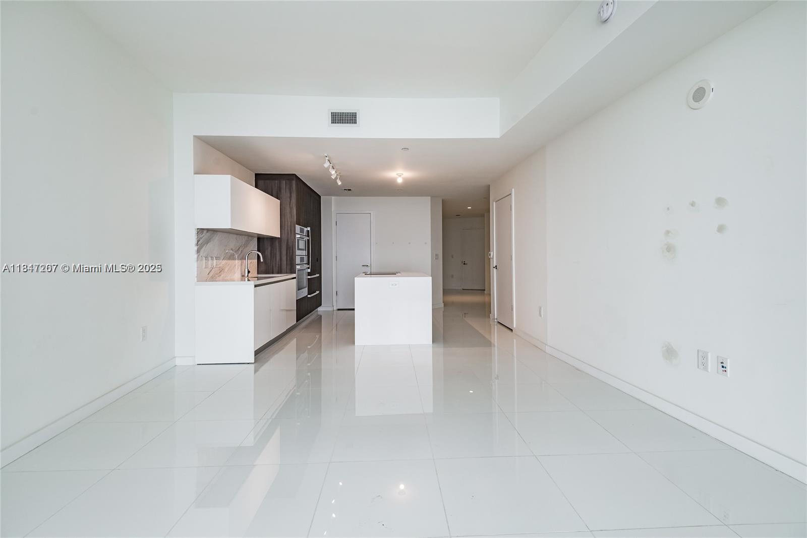 851 NE 1st Ave #2100, Miami FL 33132