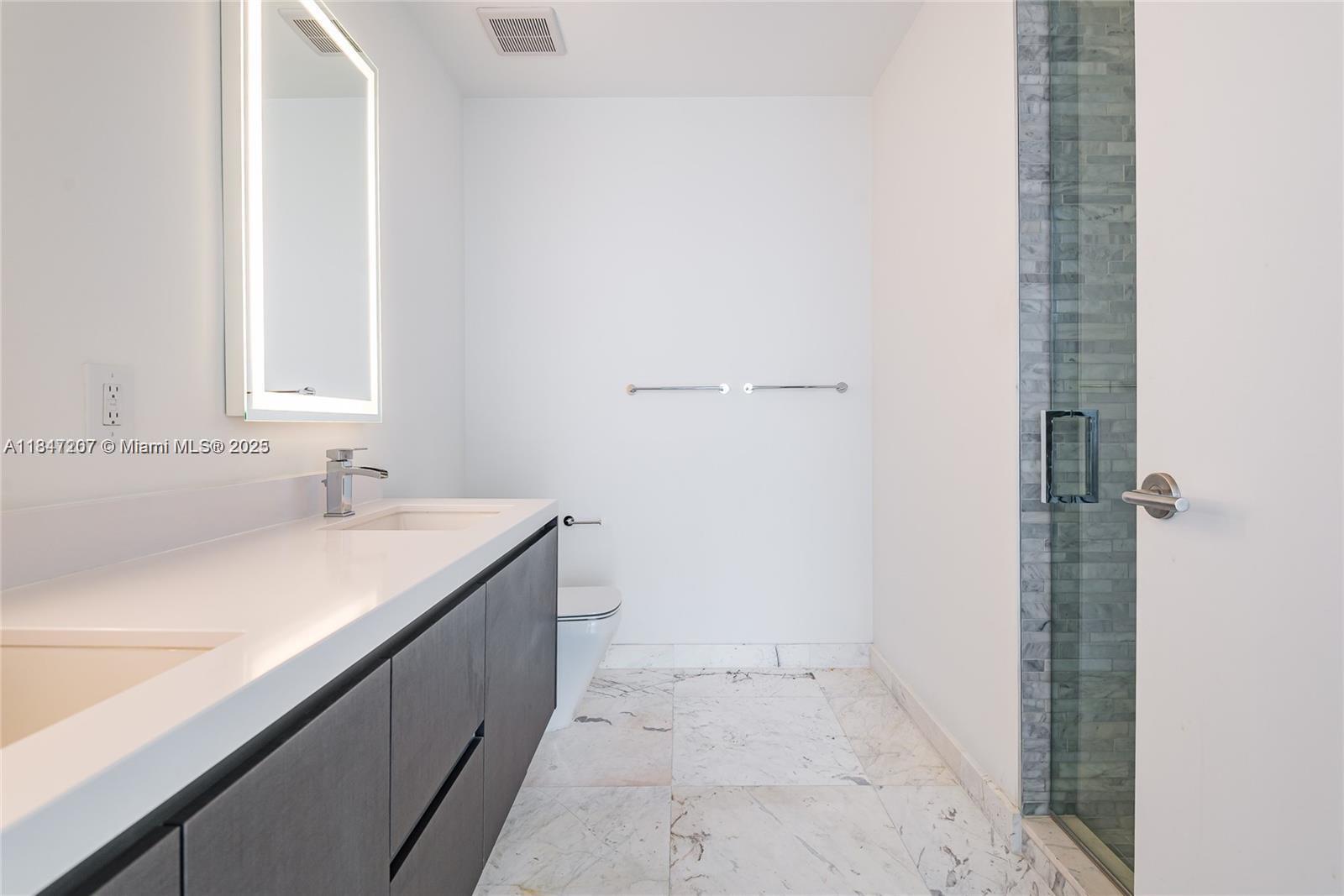 851 NE 1st Ave #2100, Miami FL 33132