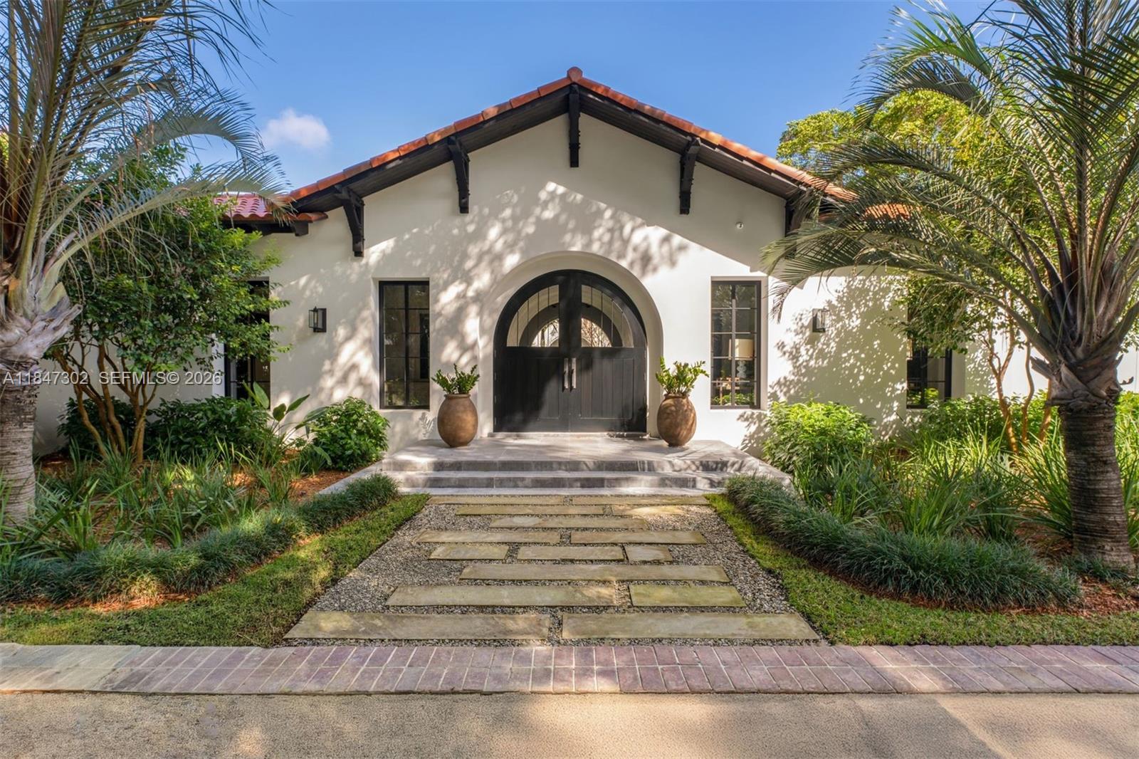 4763 SW 82nd St, Miami FL 33143