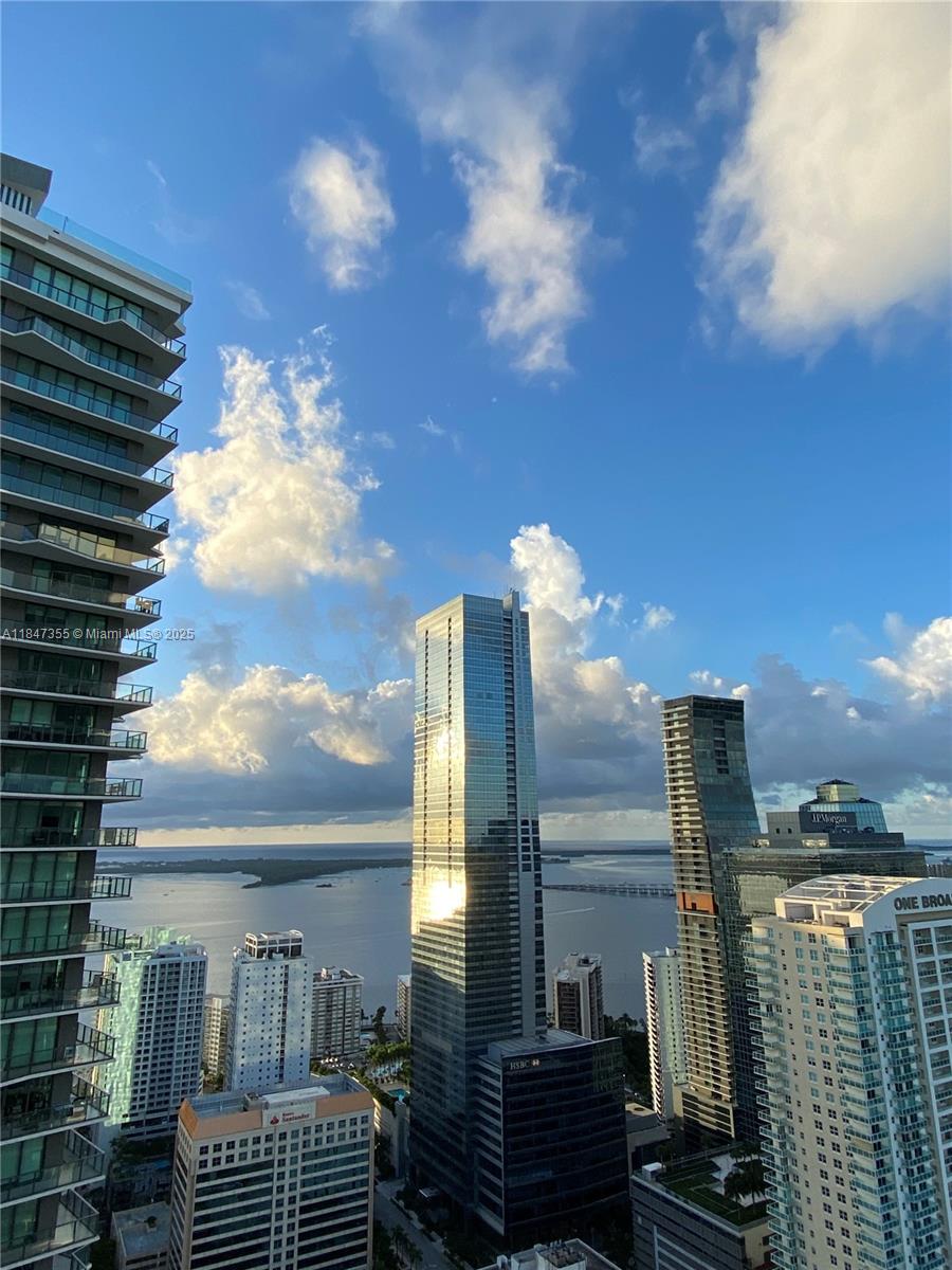 60 SW 13th St #3222, Miami FL 33130