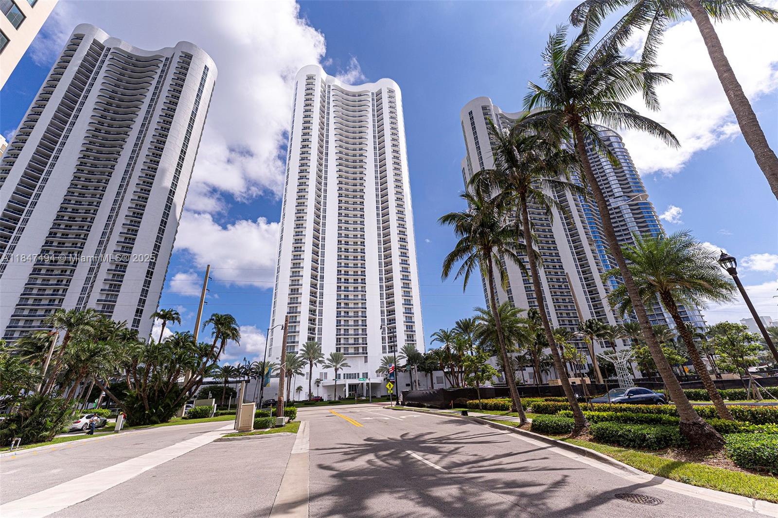 15901 Collins Ave #2805, Sunny Isles Beach FL 33160