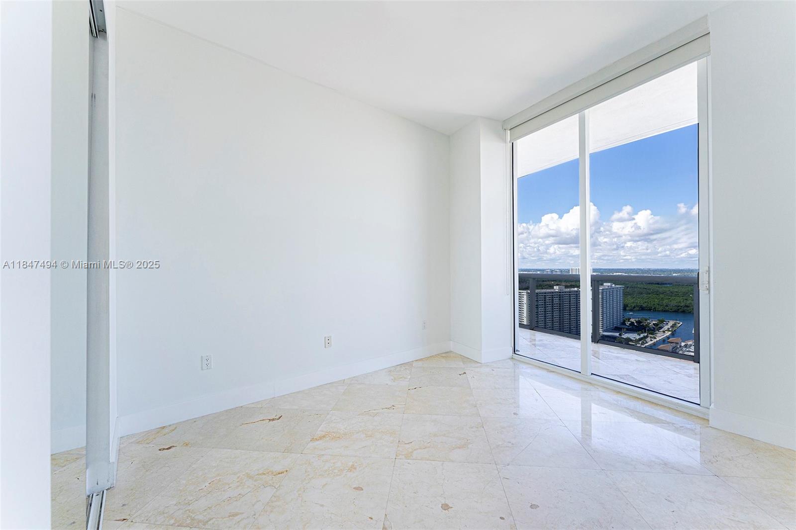 15901 Collins Ave #2805, Sunny Isles Beach FL 33160