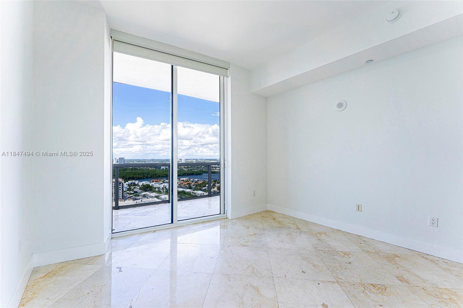 15901 Collins Ave #2805, Sunny Isles Beach FL 33160