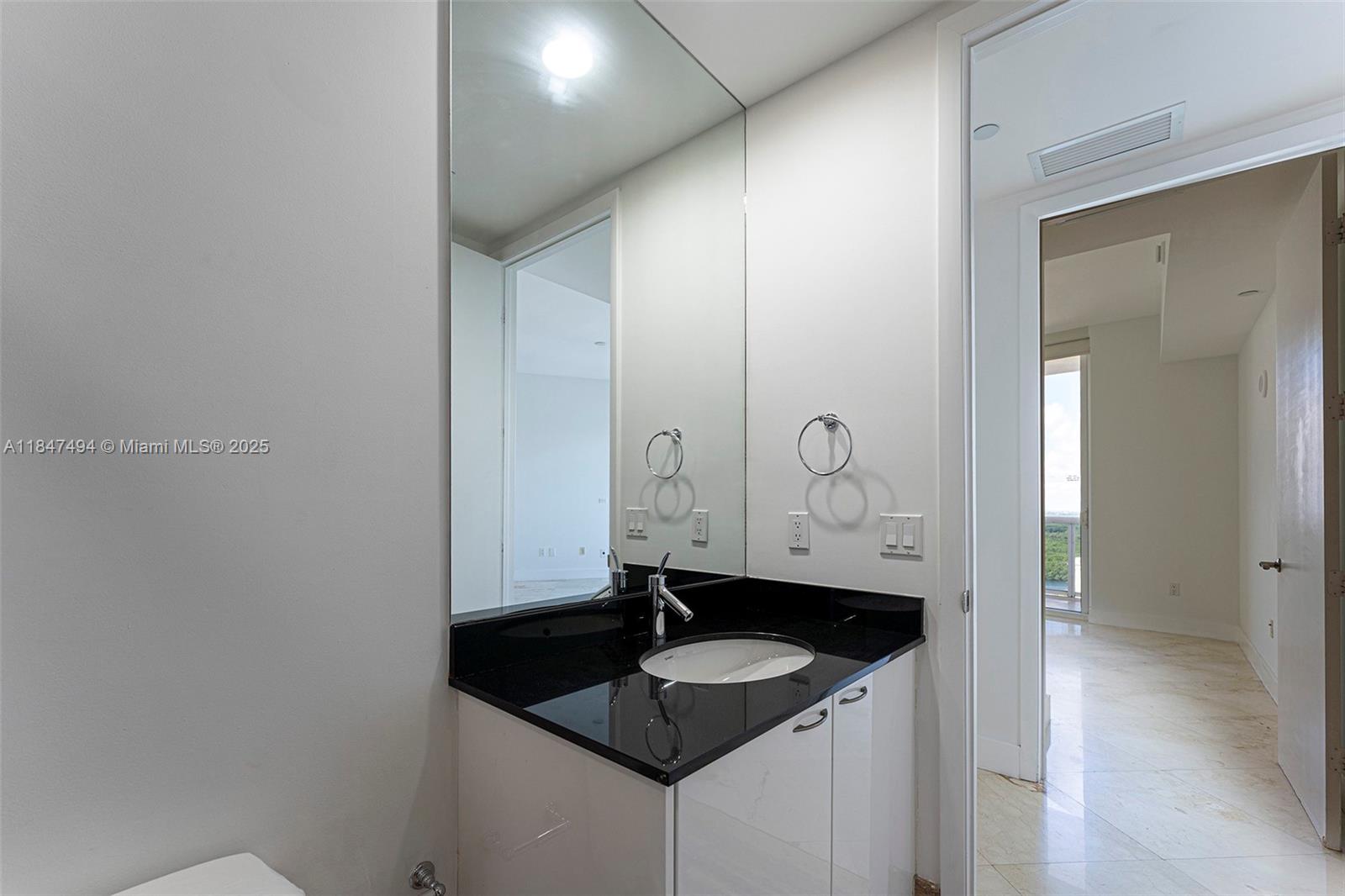 15901 Collins Ave #2805, Sunny Isles Beach FL 33160