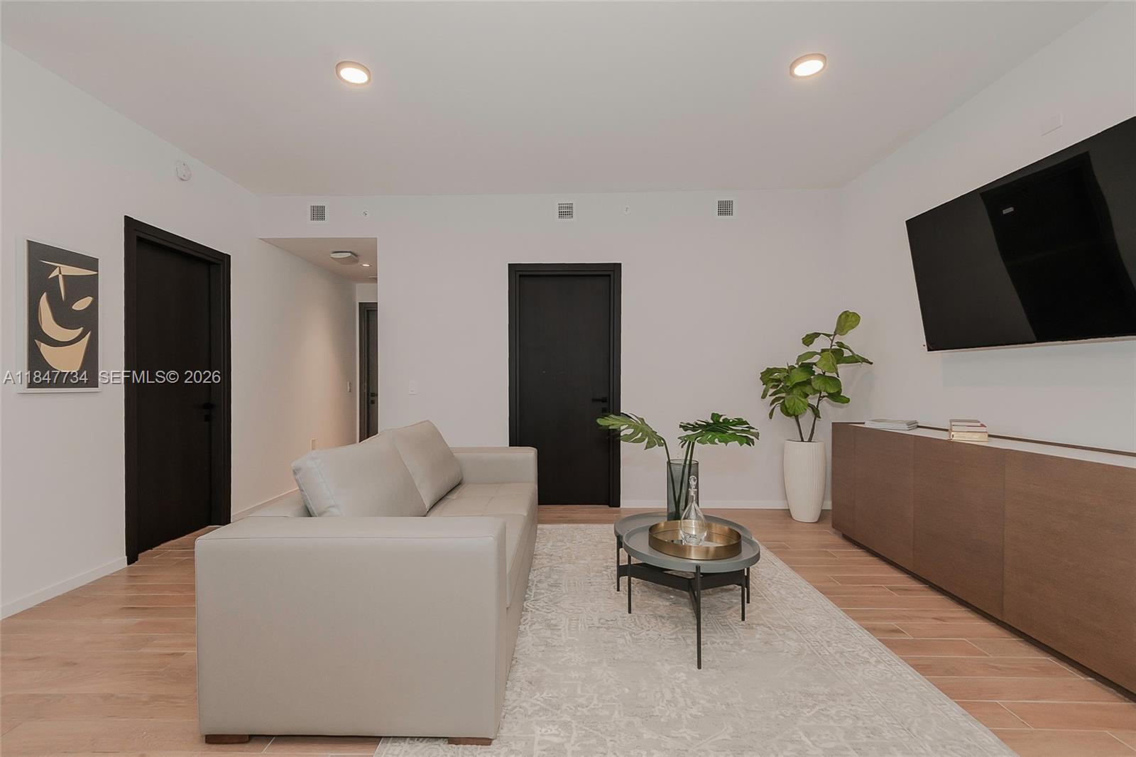 398 NE 5th St #4417, Miami FL 33132
