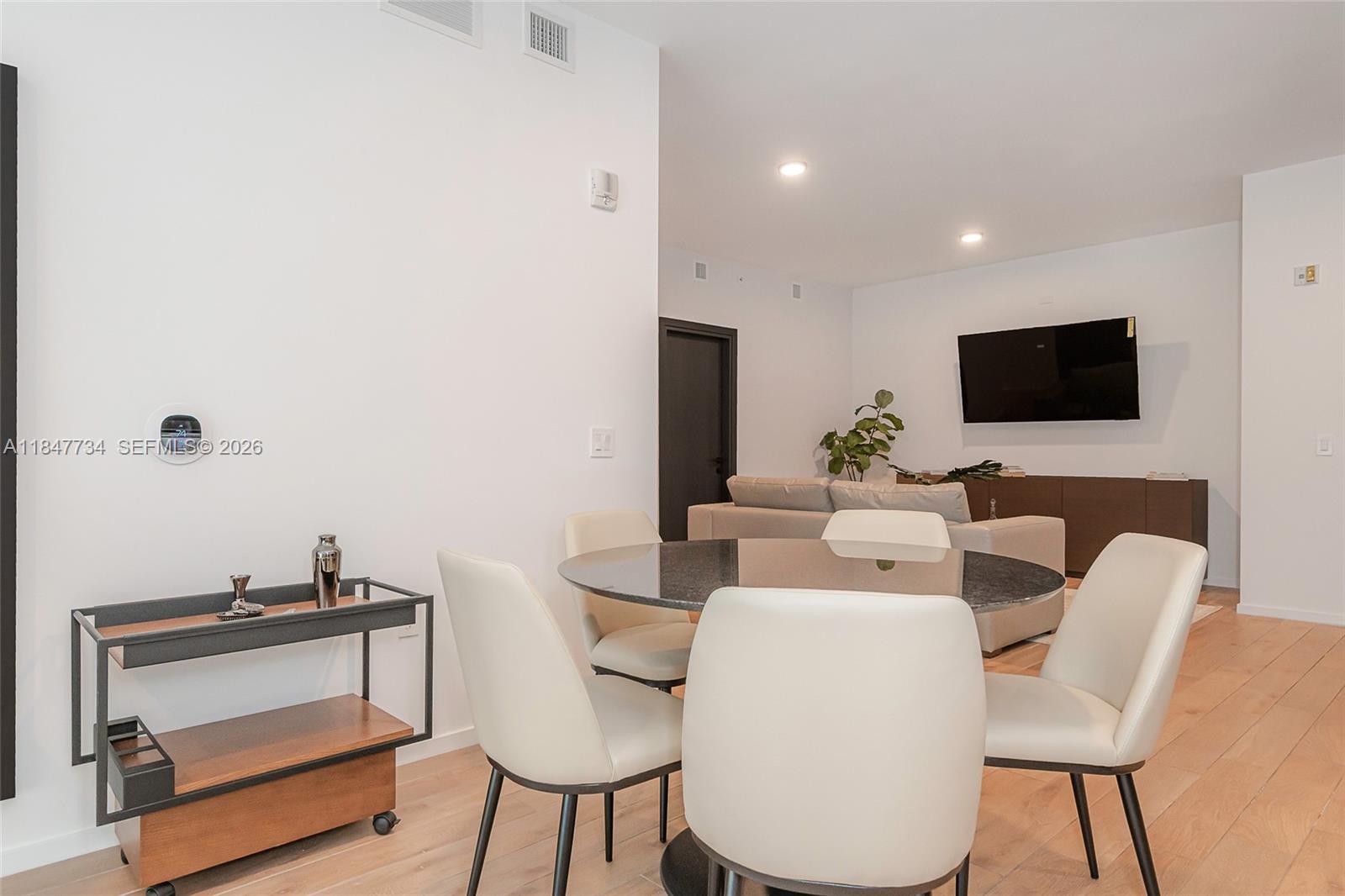 398 NE 5th St #4417, Miami FL 33132