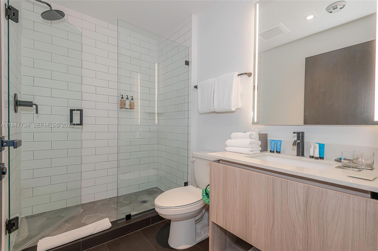 398 NE 5th St #4417, Miami FL 33132