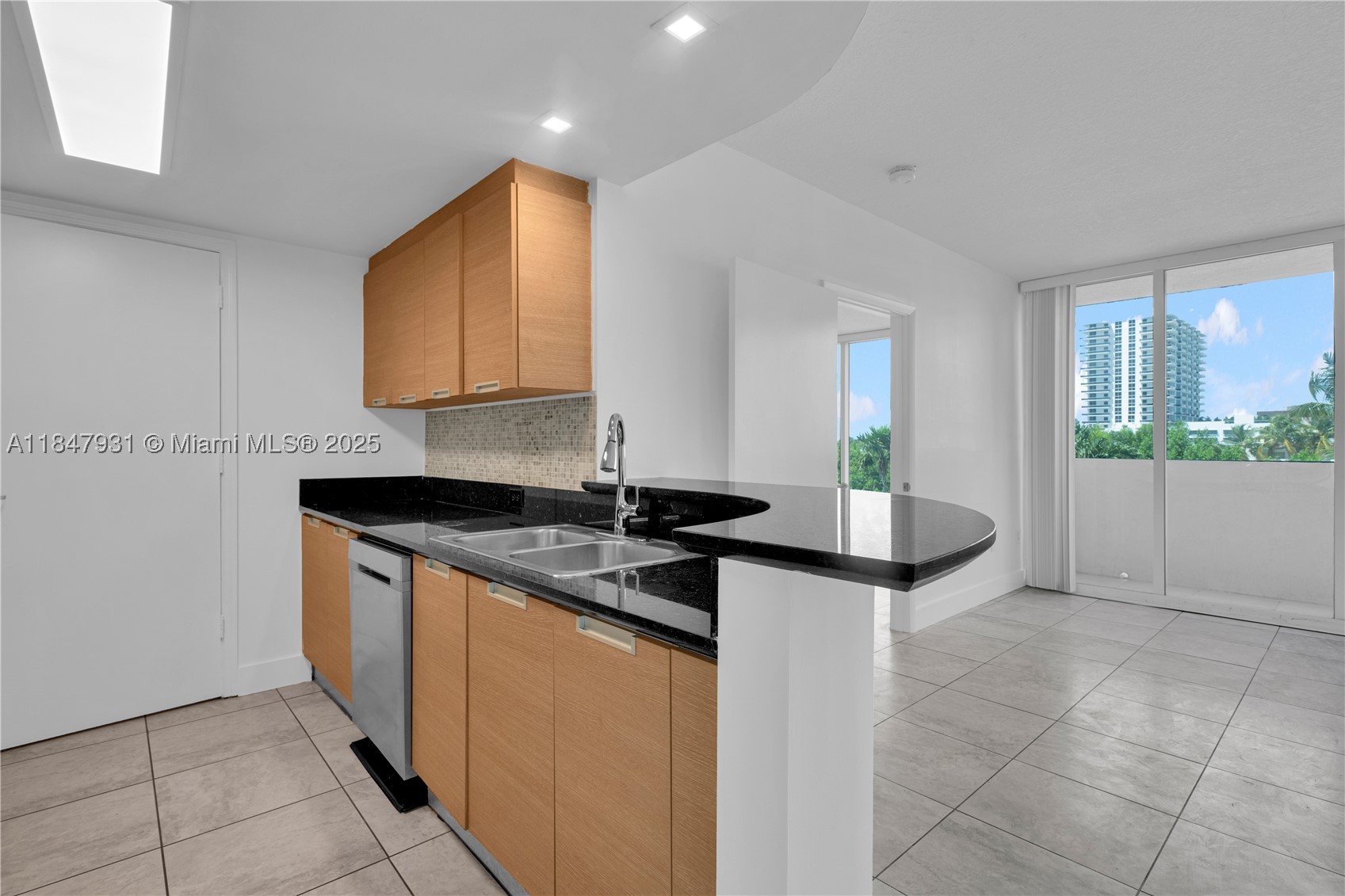 1881 79th St Cswy #404, North Bay Village FL 33141