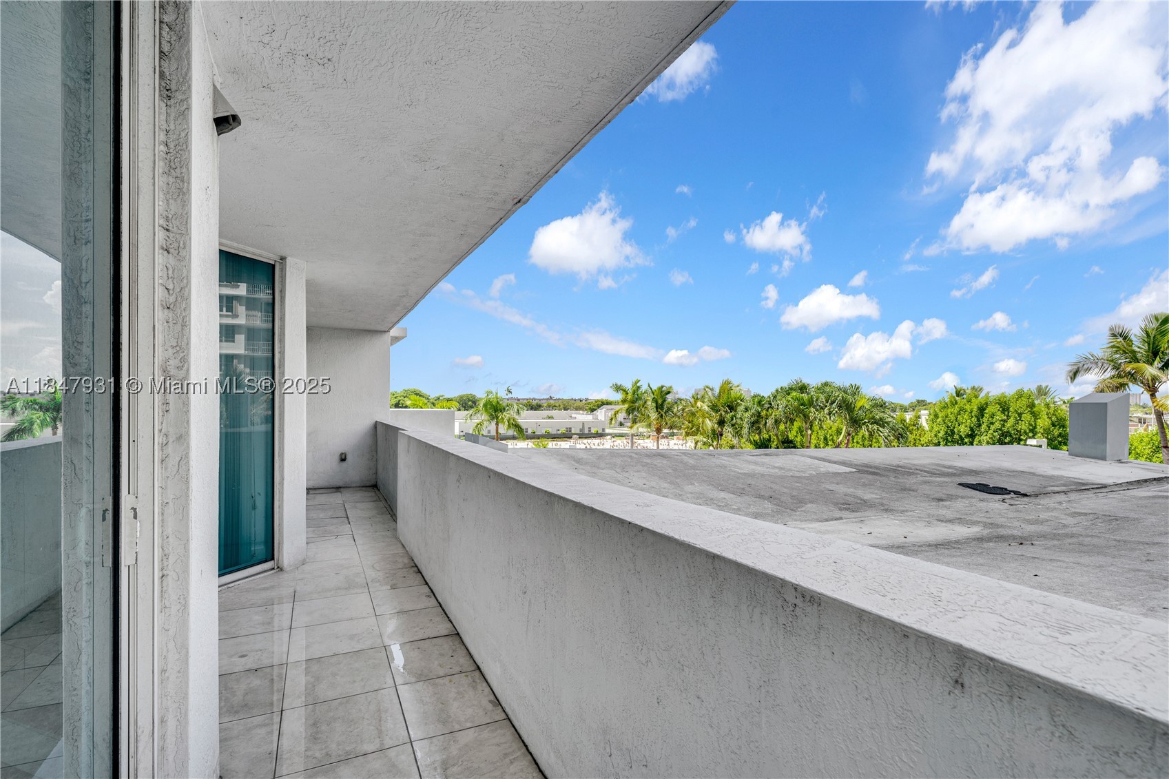 1881 79th St Cswy #404, North Bay Village FL 33141