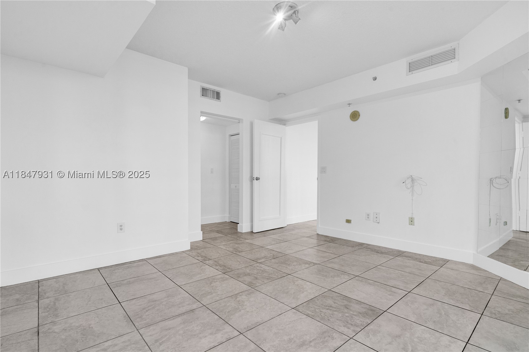 1881 79th St Cswy #404, North Bay Village FL 33141