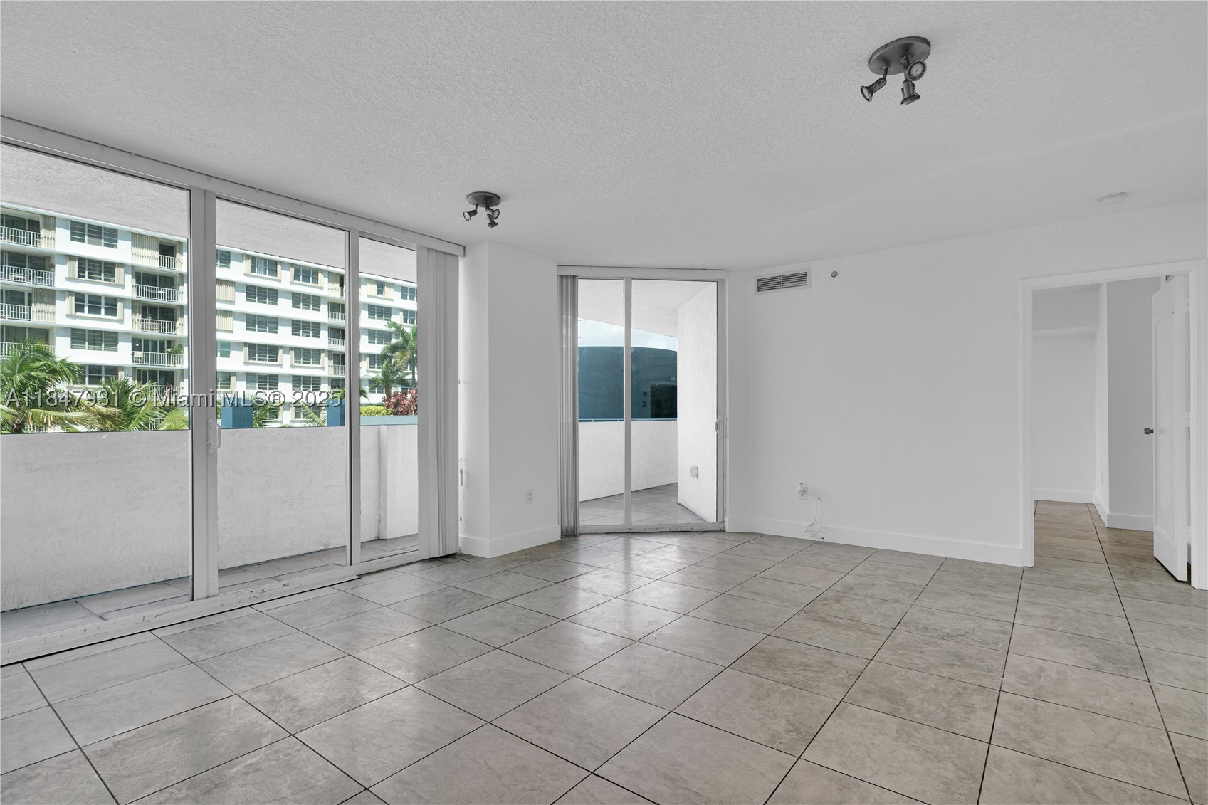 1881 79th St Cswy #404, North Bay Village FL 33141