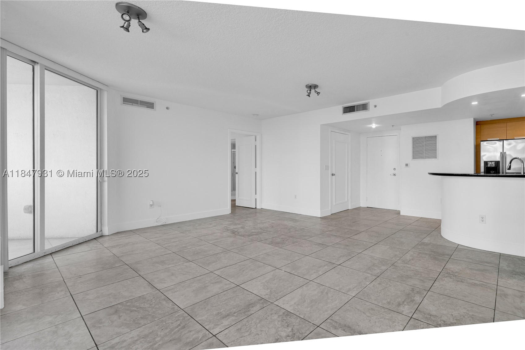1881 79th St Cswy #404, North Bay Village FL 33141